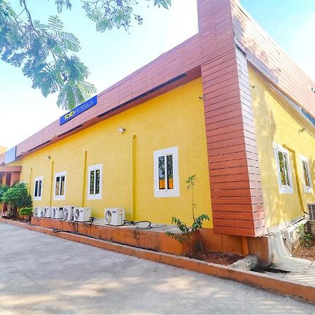 Fabexpress Airport Stay Inn - Nr Hyderabad International Airport, Shamshabad Exterior photo