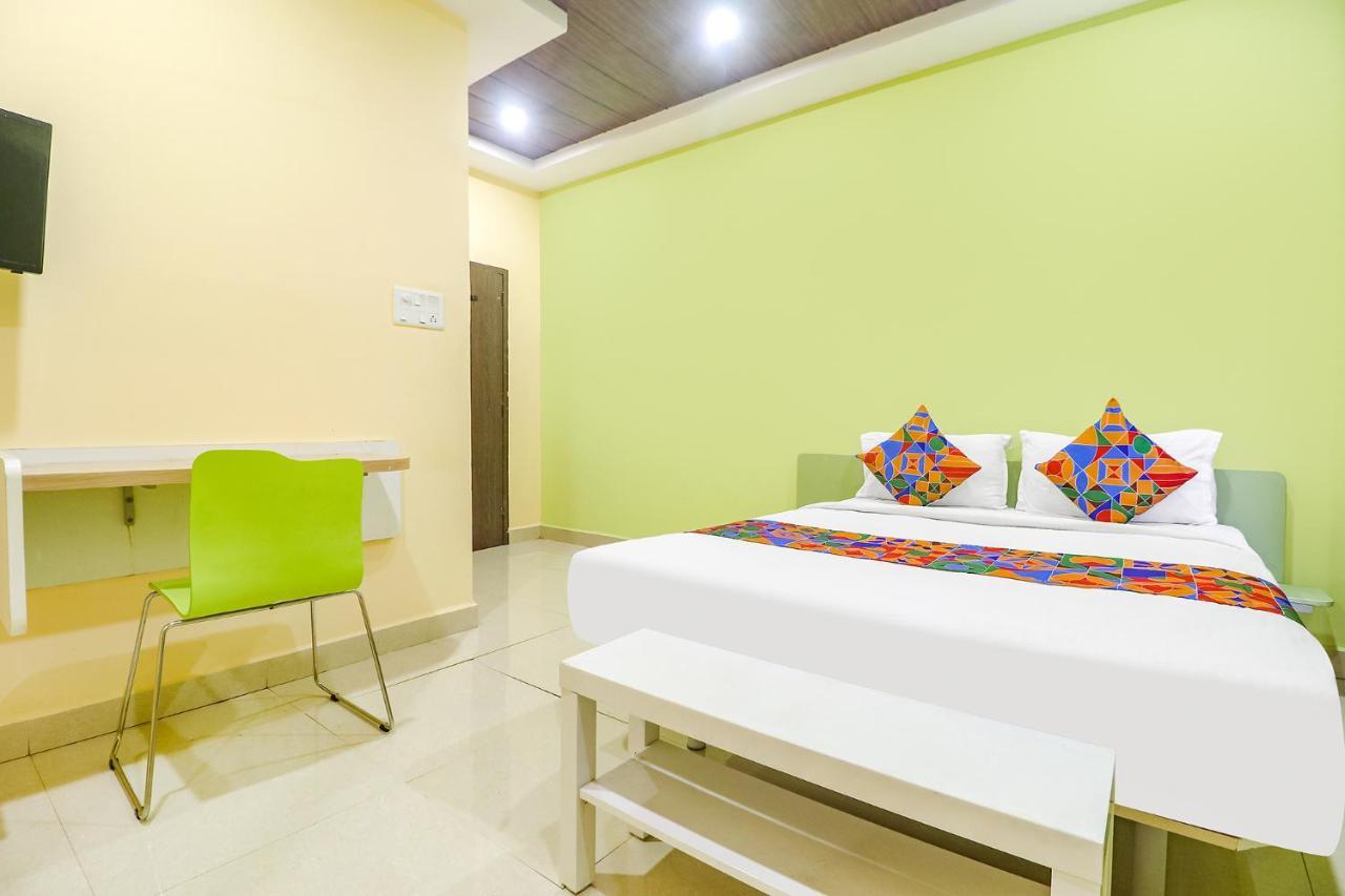 Fabexpress Airport Stay Inn - Nr Hyderabad International Airport, Shamshabad Exterior photo