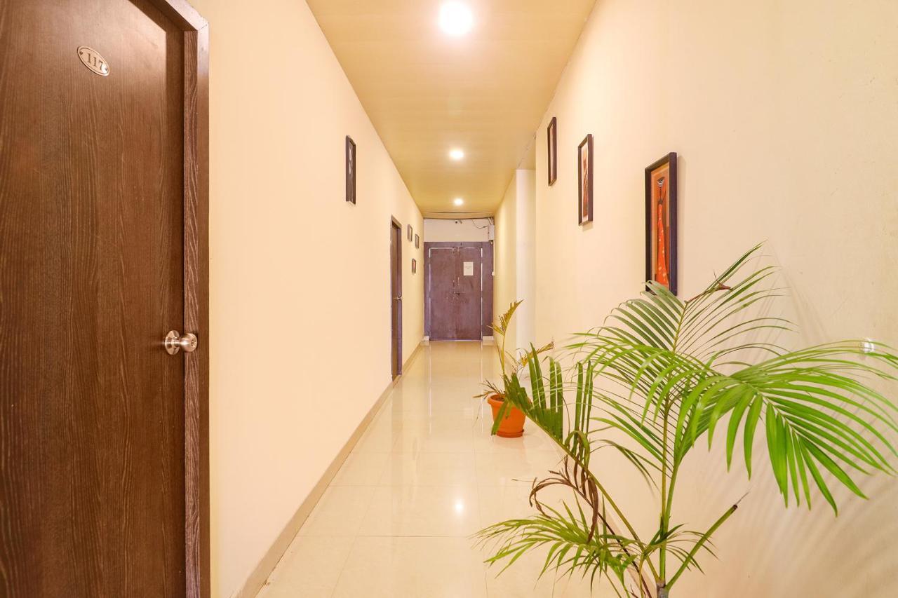 Fabexpress Airport Stay Inn - Nr Hyderabad International Airport, Shamshabad Exterior photo